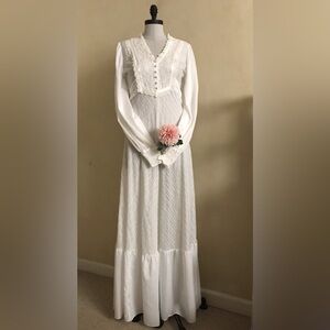 Vintage 1970s White Cotton & Lace Maxi Dress